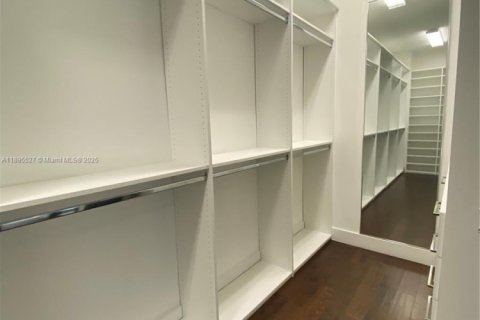 Купить виллу или дом в Дорал, Флорида 4 спальни, 320.33м2, № 1947678 - фото 13