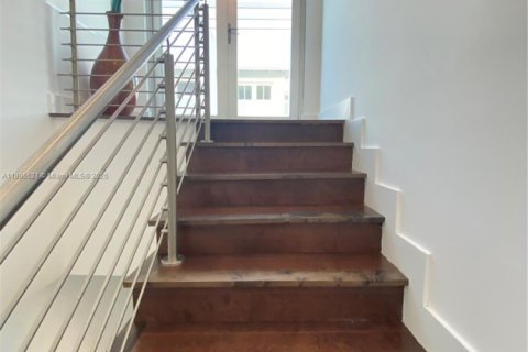 Купить виллу или дом в Дорал, Флорида 4 спальни, 320.33м2, № 1947678 - фото 9