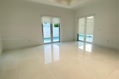 Купить виллу или дом в Дорал, Флорида 4 спальни, 320.33м2, № 1947678 - фото 5