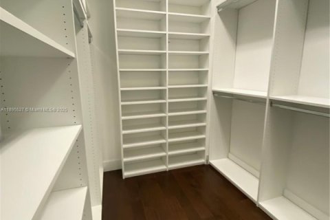 Купить виллу или дом в Дорал, Флорида 4 спальни, 320.33м2, № 1947678 - фото 15