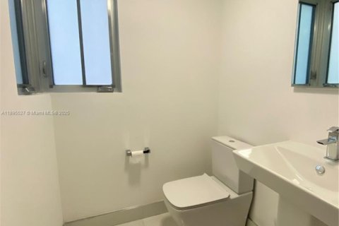 Купить виллу или дом в Дорал, Флорида 4 спальни, 320.33м2, № 1947678 - фото 7