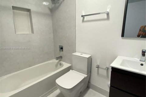 Купить виллу или дом в Дорал, Флорида 4 спальни, 320.33м2, № 1947678 - фото 20