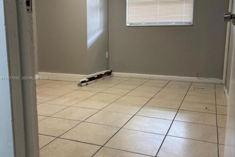 Casa en alquiler en North Lauderdale, Florida, 3 dormitorios, 92.9 m2 № 2041542 - foto 8