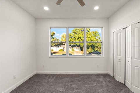 House in Spring Hill, Florida 4 bedrooms, 197.23 sq.m. № 2239586 - photo 23