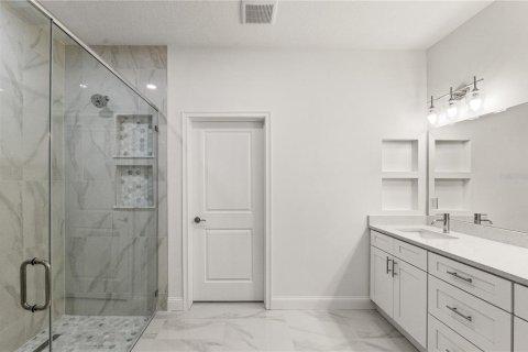 House in Spring Hill, Florida 4 bedrooms, 197.23 sq.m. № 2239586 - photo 11