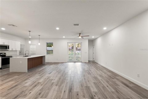 House in Spring Hill, Florida 4 bedrooms, 197.23 sq.m. № 2239586 - photo 6