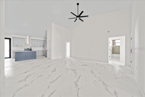 Villa ou maison à louer à Port Charlotte, Floride: 4 chambres, 295.71 m2 № 2408996 - photo 7