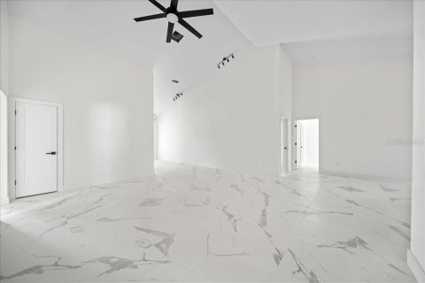Villa ou maison à louer à Port Charlotte, Floride: 4 chambres, 295.71 m2 № 2408996 - photo 6