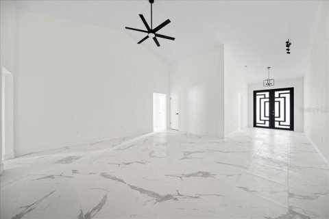 Villa ou maison à louer à Port Charlotte, Floride: 4 chambres, 295.71 m2 № 2408996 - photo 5