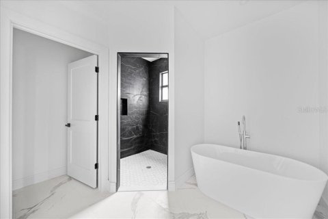 Villa ou maison à louer à Port Charlotte, Floride: 4 chambres, 295.71 m2 № 2408996 - photo 10