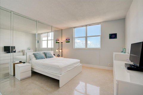 Copropriété à louer à Palm Beach, Floride: 1 chambre, 88.44 m2 № 2307077 - photo 14