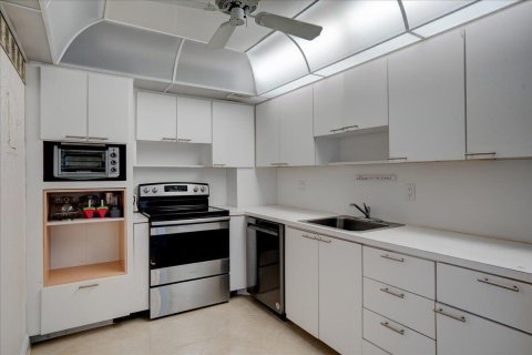 Copropriété à louer à Palm Beach, Floride: 1 chambre, 88.44 m2 № 2307077 - photo 13