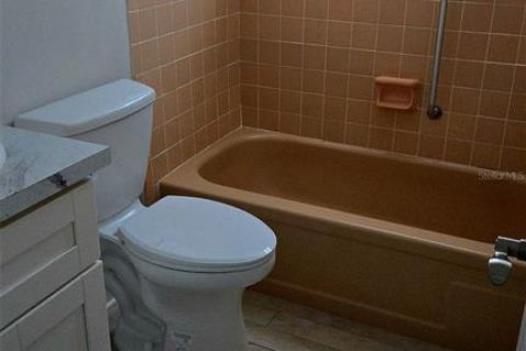 Купить кондоминиум в Нью-Порт-Ричи, Флорида 7 комнат, 97.55м2, № 2232562 - фото 16