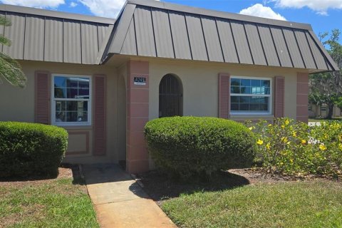 Condo in New Port Richey, Florida, 2 bedrooms  № 2232562