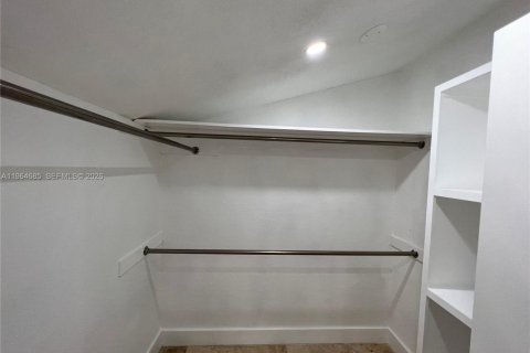 Снять в аренду виллу или дом в Майами, Флорида 3 спальни, № 2026989 - фото 25