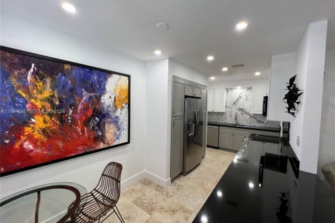 Снять в аренду виллу или дом в Майами, Флорида 3 спальни, № 2026989 - фото 12