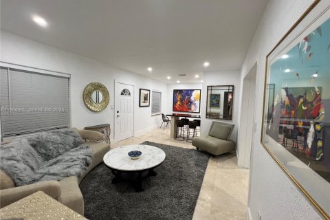 Снять в аренду виллу или дом в Майами, Флорида 3 спальни, № 2026989 - фото 19