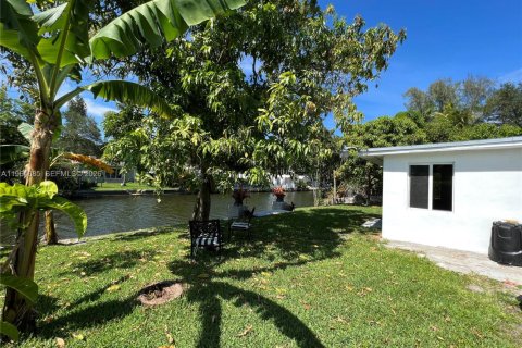 Снять в аренду виллу или дом в Майами, Флорида 3 спальни, № 2026989 - фото 10