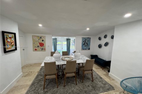 Снять в аренду виллу или дом в Майами, Флорида 3 спальни, № 2026989 - фото 13