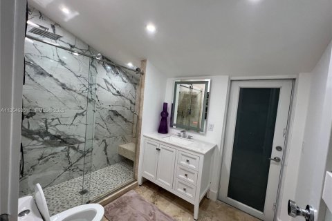 Снять в аренду виллу или дом в Майами, Флорида 3 спальни, № 2026989 - фото 15