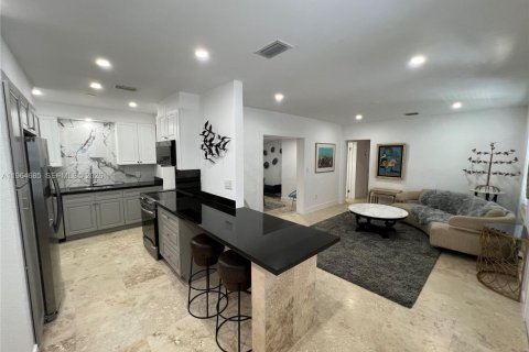 Снять в аренду виллу или дом в Майами, Флорида 3 спальни, № 2026989 - фото 11