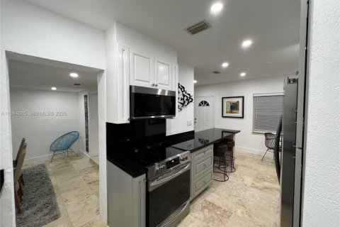 Снять в аренду виллу или дом в Майами, Флорида 3 спальни, № 2026989 - фото 20