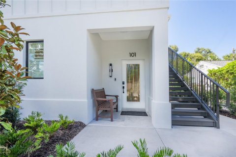 Condo in Sarasota, Florida, 2 bedrooms № 2212543 - photo 5