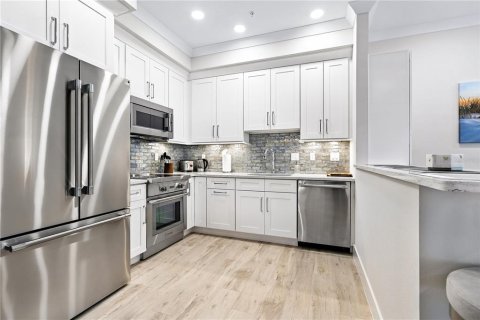 Condo in Sarasota, Florida, 2 bedrooms № 2212543 - photo 11