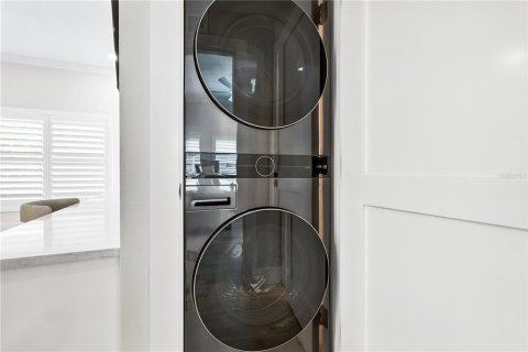 Condo in Sarasota, Florida, 2 bedrooms № 2212543 - photo 24