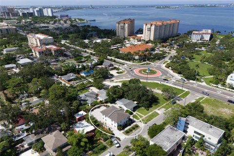 Condo in Sarasota, Florida, 2 bedrooms № 2212543 - photo 29