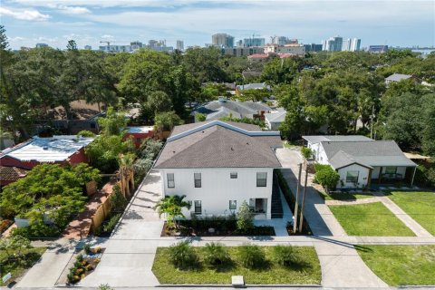 Condo in Sarasota, Florida, 2 bedrooms № 2212543 - photo 2