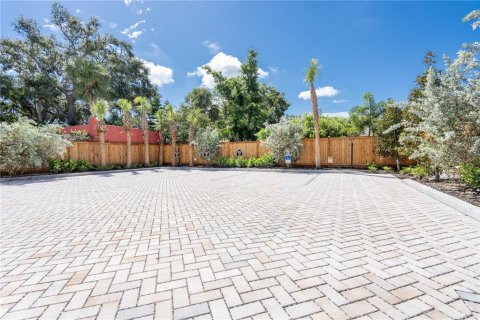 Condo in Sarasota, Florida, 2 bedrooms № 2212543 - photo 25