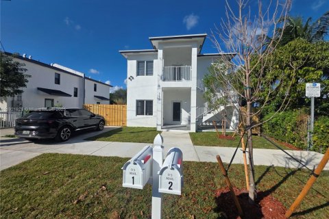 Casa en alquiler en Miami, Florida, 3 dormitorios, 139.35 m2 № 1975730 - foto 24