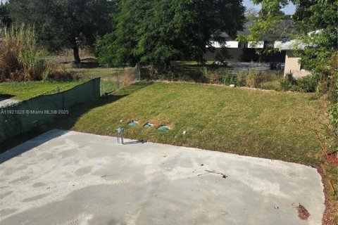 Casa en alquiler en Miami, Florida, 3 dormitorios, 139.35 m2 № 1975730 - foto 19