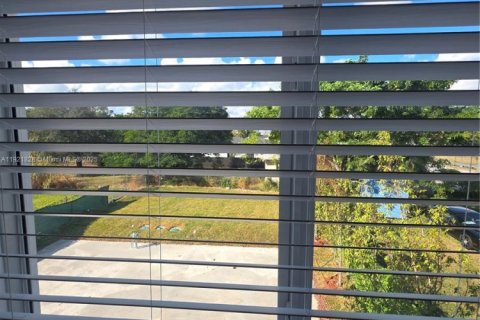 Casa en alquiler en Miami, Florida, 3 dormitorios, 139.35 m2 № 1975730 - foto 9