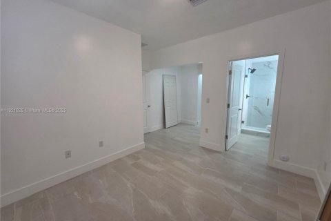 Casa en alquiler en Miami, Florida, 3 dormitorios, 139.35 m2 № 1975730 - foto 26