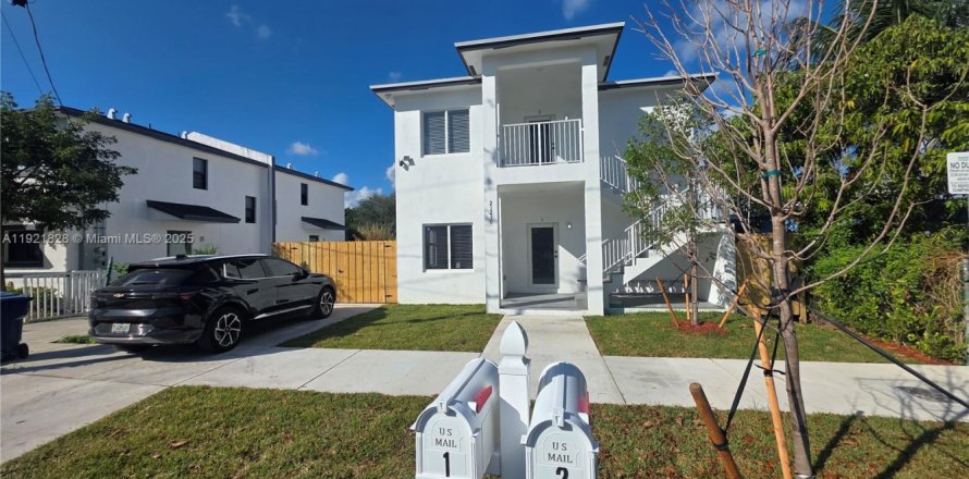 Casa en Miami, Florida 3 dormitorios, 139.35 m2 № 1975730