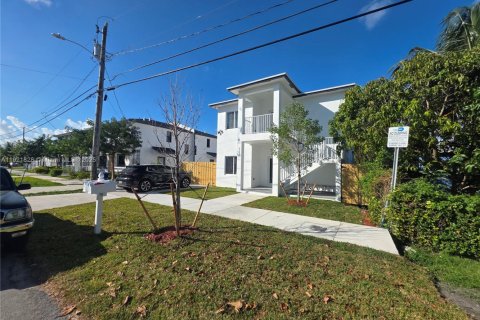 Casa en alquiler en Miami, Florida, 3 dormitorios, 139.35 m2 № 1975730 - foto 11