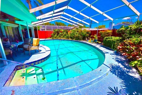 Villa ou maison à vendre à Clearwater, Floride: 3 chambres, 158.03 m2 № 2212373 - photo 2