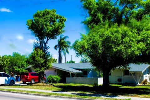 Villa ou maison à Clearwater, Floride 3 chambres, 158.03 m2 № 2212373
