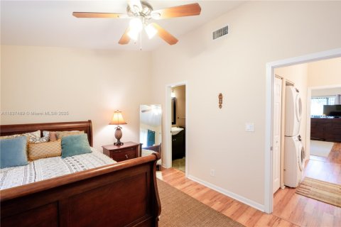 Condo in Oakland Park, Florida, 2 bedrooms  № 1822156 - photo 16