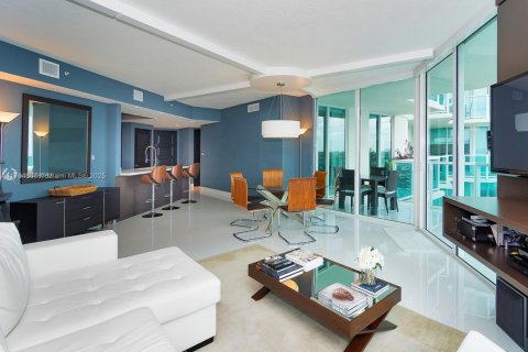 Copropriété à louer à Sunny Isles Beach, Floride: 3 chambres, 134.43 m2 № 1943104 - photo 1