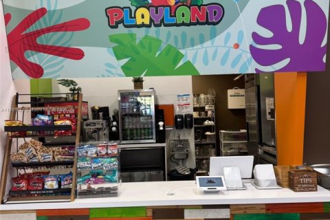 Immobilier commercial à vendre à Doral, Floride № 1965661 - photo 2