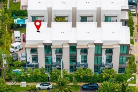 Townhouse in Fort Lauderdale, Florida 3 bedrooms, 184.69 sq.m. № 2249680 - photo 8