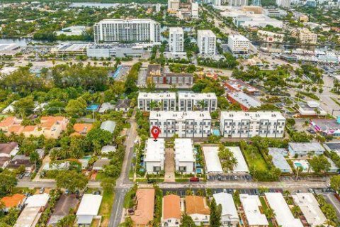 Townhouse in Fort Lauderdale, Florida 3 bedrooms, 184.69 sq.m. № 2249680 - photo 26