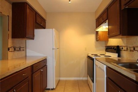 Condominio en alquiler en Bradenton, Florida, 1 dormitorio, 67.63 m2 № 1914019 - foto 2