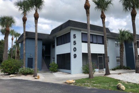 Condominio en alquiler en Bradenton, Florida, 1 dormitorio, 67.63 m2 № 1914019 - foto 1