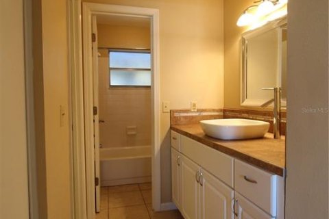 Condominio en alquiler en Bradenton, Florida, 1 dormitorio, 67.63 m2 № 1914019 - foto 12