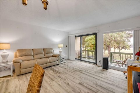 Condo in New Smyrna Beach, Florida, 2 bedrooms  № 1686606 - photo 5