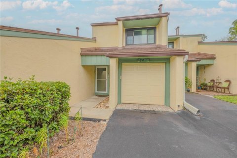 Condo in New Smyrna Beach, Florida, 2 bedrooms  № 1686606 - photo 1